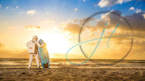 Beach Spaceman-8304